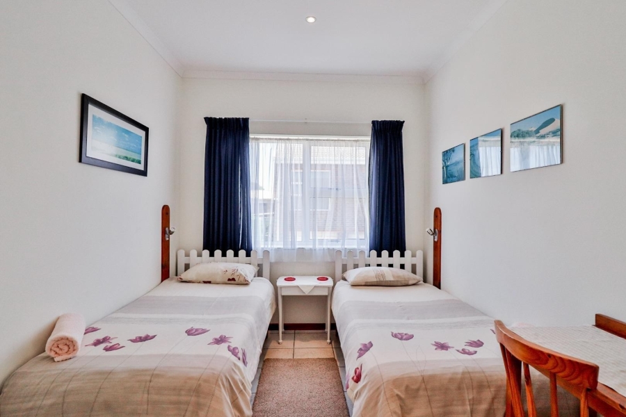 6 Bedroom Property for Sale in De Kelders Western Cape